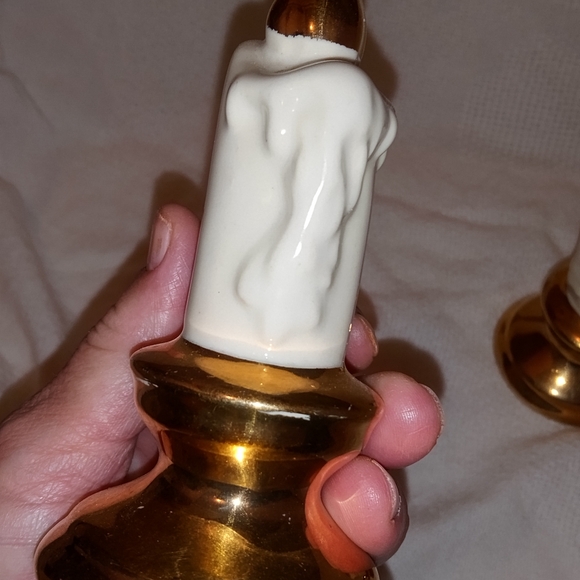 EUC adorable 5 Inch Salt and Pepper Candle Shakers - Picture 4 of 5